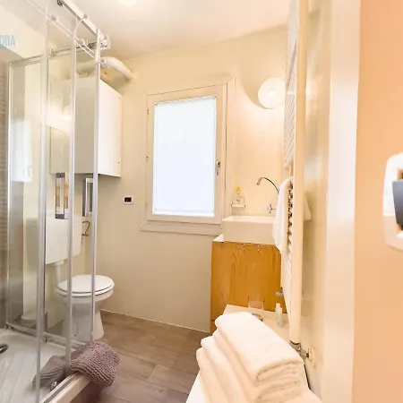 Punta Del Forno Tirabora Short Rent ترييستي