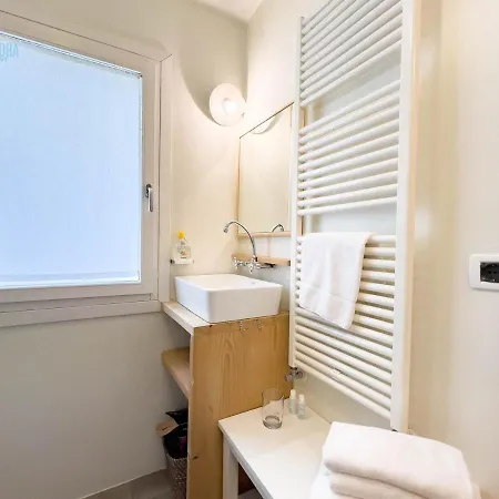 Punta Del Forno Tirabora Short Rent