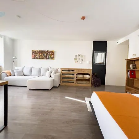Punta Del Forno Tirabora Short Rent 트리에스테